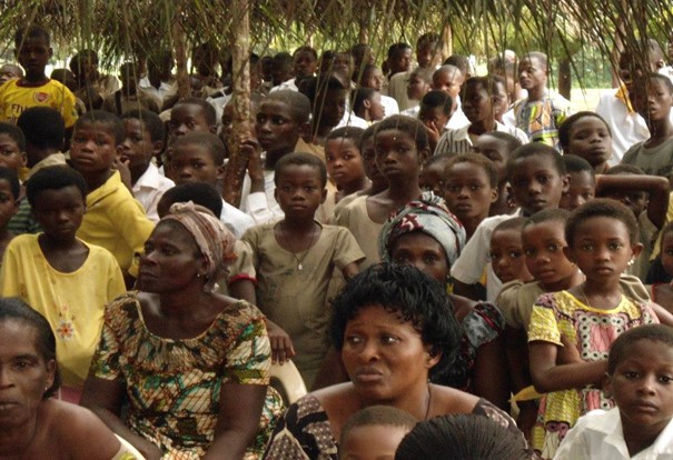 Remise De Kits Scolaires Aux Eleves Excellents En Septembre Au